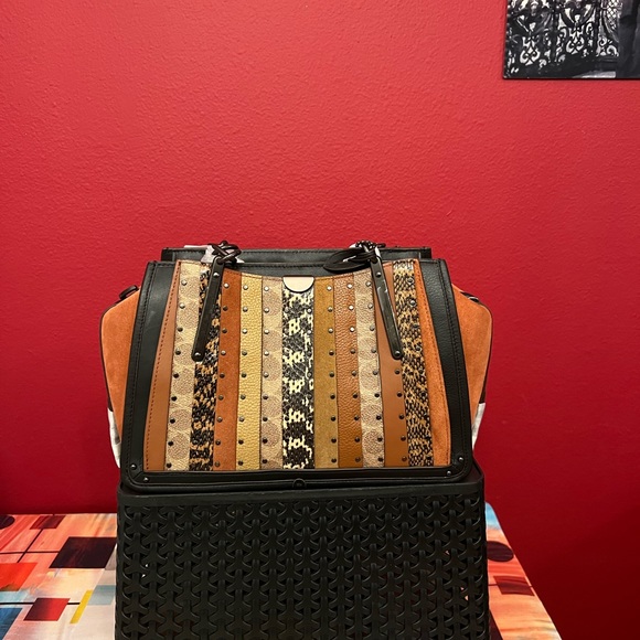 Meet your Posher, Emily - Picture 2 of 10